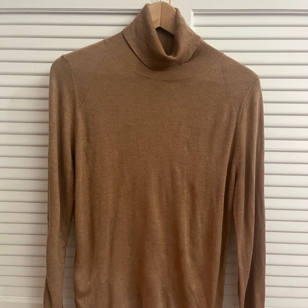 Camel turtleneck by Mango
